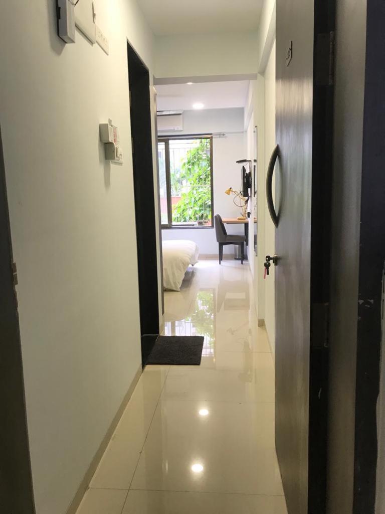Hooliv 7 Avenues G Block Hotel Pune Bagian luar foto